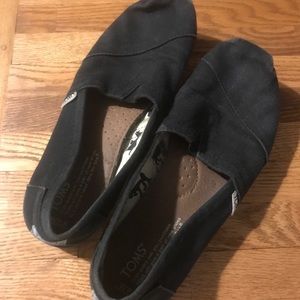 TOMS size 7.5